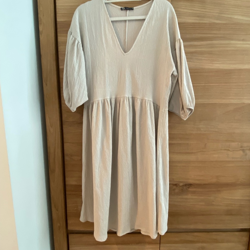 Zara Relaxed Fit Dress • Size M